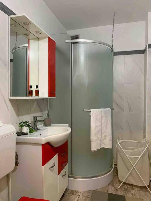 Central Apartment Muncii Area Netflix Bükreş Dış mekan fotoğraf